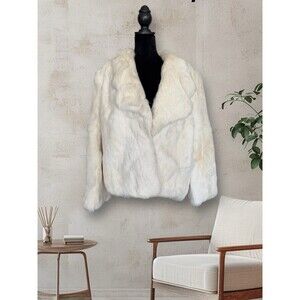 VTG Kamal Furs NWT Fluffy White Rabbit Fur Jacket Satin Lined Pockets Size L